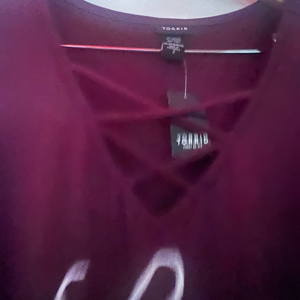 Torrid Burgundy Love Graphic Tee - Picture 2 of 12